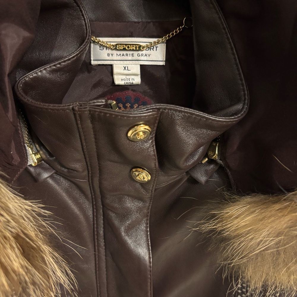 NWOT St. John Sport Choc Velvet Brown Leather Jacket w Raccoon Fur L/XL - Picture 3 of 16